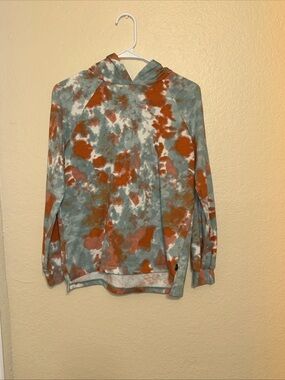 art class Tie-Dye Hoodie Tee in Blue, Orange, White
